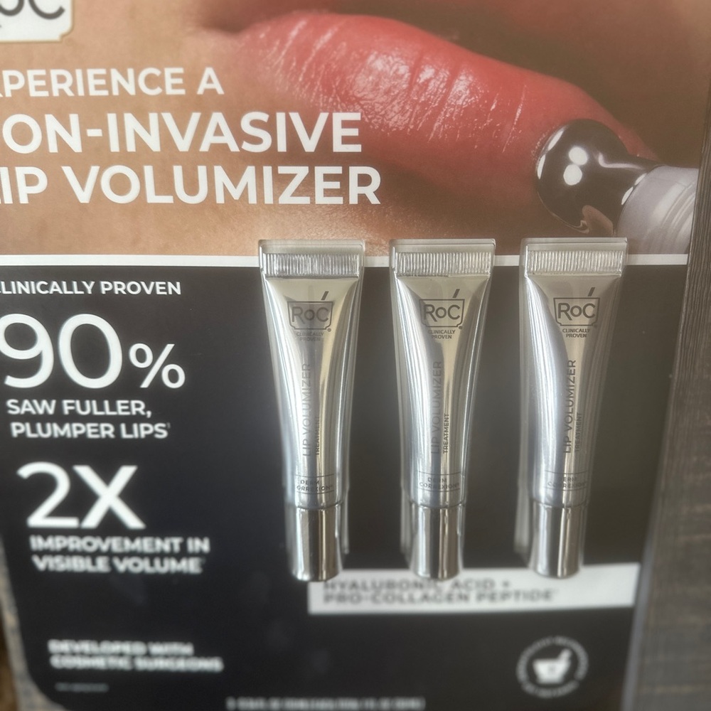 RoC Silver Lip Volumizer - Hydrating Plumping Balm (Silver)